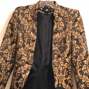 Gold detailed blazer